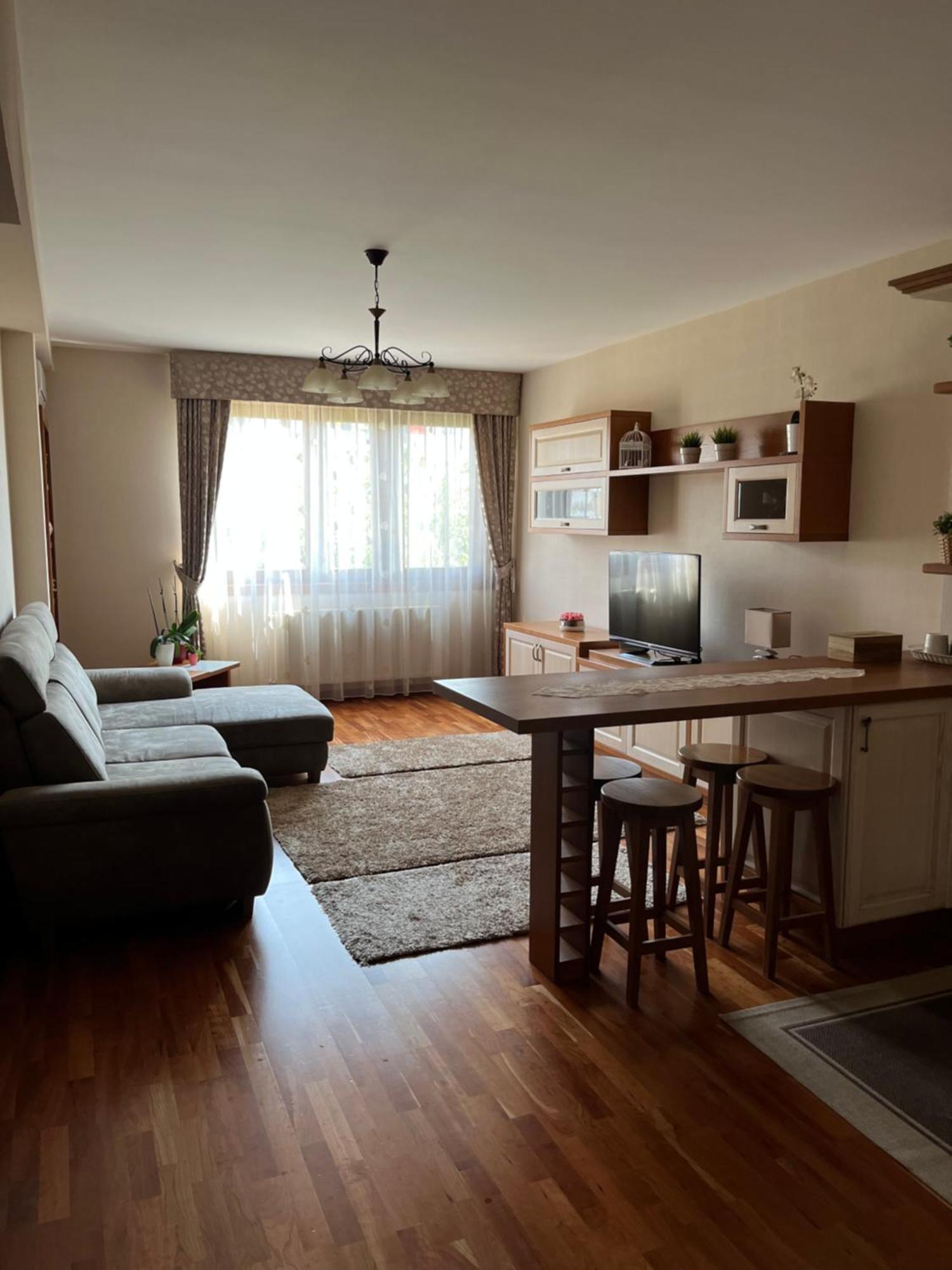 Danube Terrace Elegant With 2 Bedroom With Free Air Conditioner And Private Parking Apartment Budapest